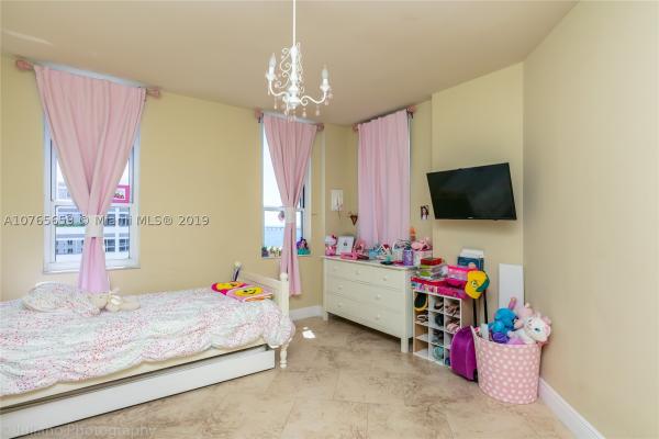 Courvoisier Courts, 701 Brickell Key Blvd #1512, Miami, Florida 33131, image 2