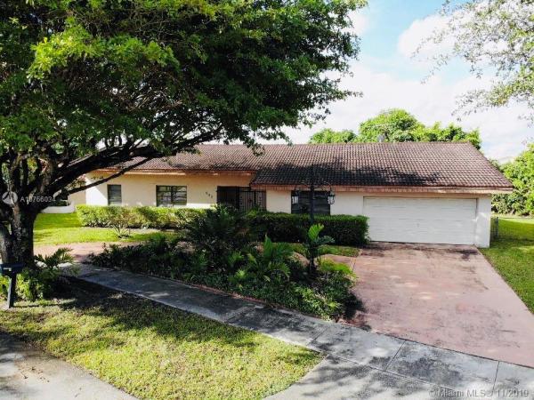 Torremolinos, 902 SW 102nd Pl, University Park, Florida 33174, image 2
