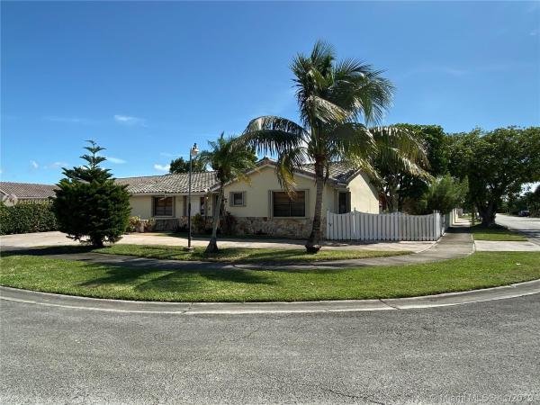 Flagler Hills, 9926 SW 2nd Ter, Fountainebleau, Florida 33174, image 2