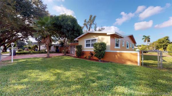 Hollywood Little Ranches, 632 N 28th Ave, Hollywood, Florida 33020, image 2