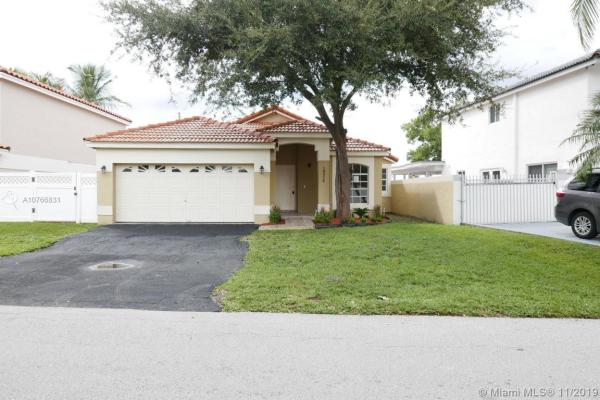 Marbella Park, 19930 NW 83rd Ave, Hialeah, Florida 33015, image 2