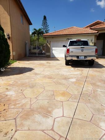 Marbella Park, 19906 NW 86th Ct, Hialeah, Florida 33015, image 2