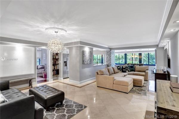 Brickell Bay Club, 2333 Brickell Ave #206, Miami, Florida 33129, image 2