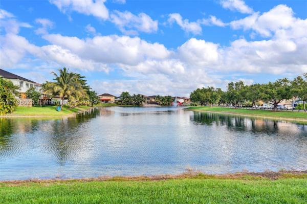Grand Lakes, University Park, Florida 33185, image 3
