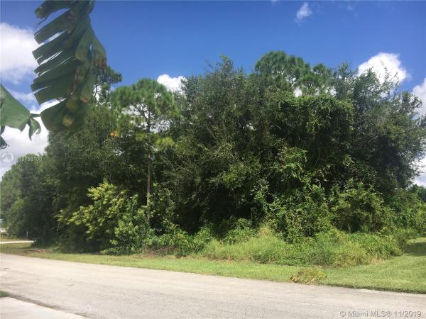 2571 SW Dalpina Rd, Florida 34953, image 2