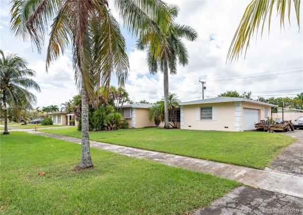 Palmetto Country Club Estates, 15730 SW 98th Ct, Palmetto Estates, Florida 33157, image 2