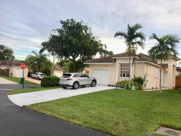 Windy Pointe, 8734 SW 213th, Cutler Bay, Florida 33189, image 2