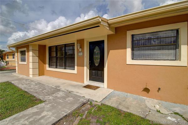 Carol City, 4821 NW 181st Ter, Miami Gardens, Florida 33055, image 2