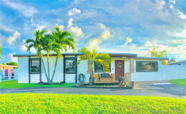 Westwood Lakes Residential, 10840 SW 40th Ter, Westwood Lakes, Florida 33165, image 2