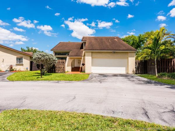 Patio Homes In The Crossings, 11725 SW 132nd Ct, The Crossings, Florida 33186, image 2