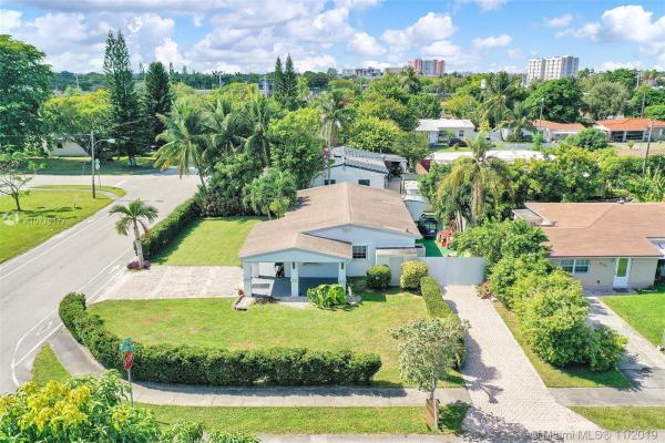 Sun Ray Homes Greynolds, 2021 NE 183rd St, North Miami Beach, Florida 33179, image 2