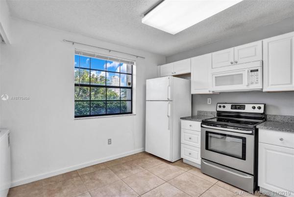 Mariner Village Garden, 3549 Magellan Cir #411, Aventura, Florida 33180, image 2
