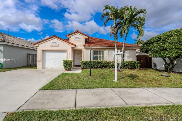 Lago Mar South, 15977 SW 82nd St, Kendall, Florida 33193, image 2