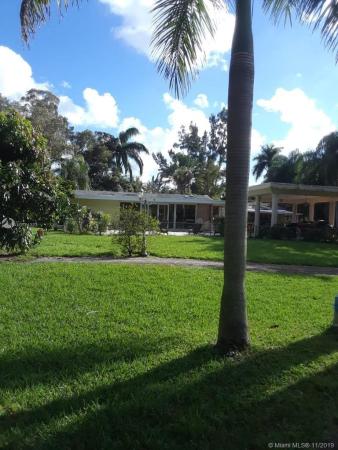Biscayne Gardens, Golden Glades, Florida 33162, image 2