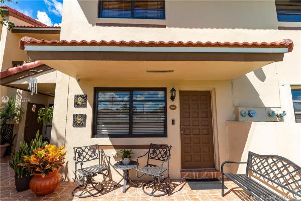 Kendall Lakes East Patio Homes, 6355 SW 136th Ct #J112, Kendale Lakes, Florida 33183, image 2