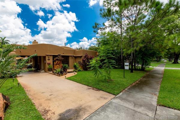 Country Club Estates, 869 Pinecrest Dr, Miami Springs, Florida 33166, image 2