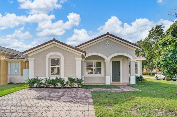 Bluewaters, 10894 SW 242nd St, Princeton, Florida 33032, image 2