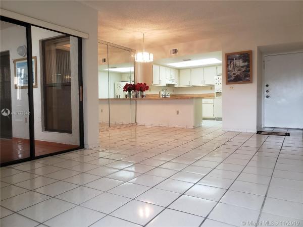 Terranova, 10893 NW 7th St #22, Fountainebleau, Florida 33172, image 2