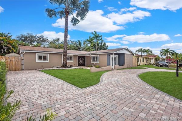Royale Green, 12710 SW 43rd Dr, Kendale Lakes, Florida 33175, image 2