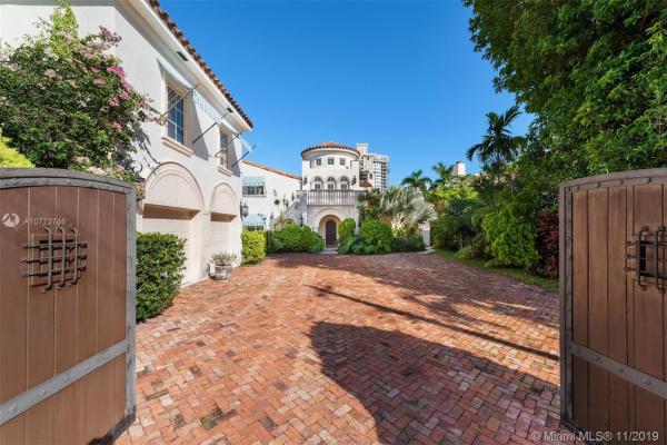 Beach View, 5763 Pine Tree Dr, Miami Beach, Florida 33140, image 2