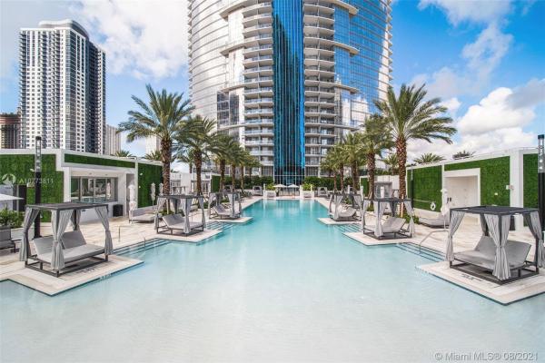 Paramount Miami Worldcenter, 851 NE 1st Ave #4112, Miami, Florida 33132, image 2
