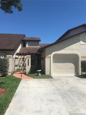 Valencia Townhomes, 13723 SW 103rd Ter, The Hammocks, Florida 33186, image 2