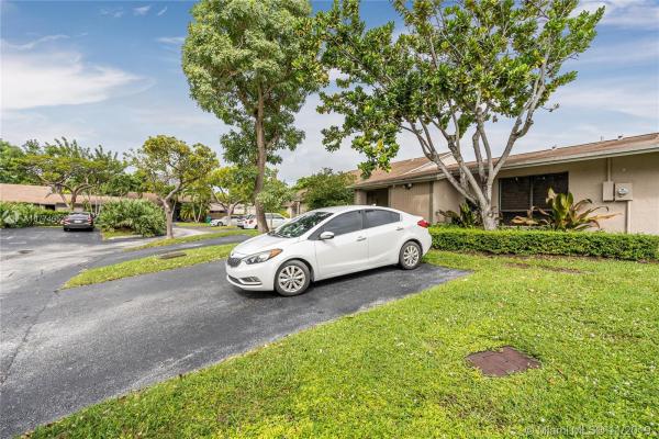Heftler Townhouses, 11243 SW 116th Ln #11243, Kendall, Florida 33176, image 2
