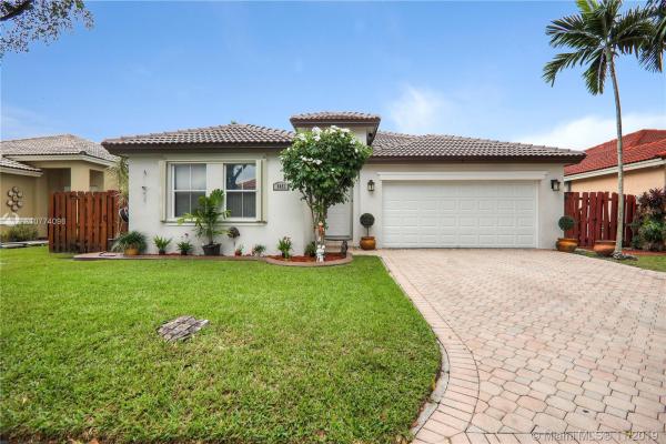 8451 SW 163rd Pl, Unincorporated Dade County, Florida 33193, image 2