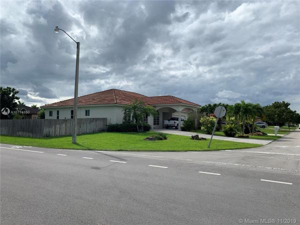 Estate Mansions, 13204 SW 217th Ter, Goulds, Florida 33170, image 2