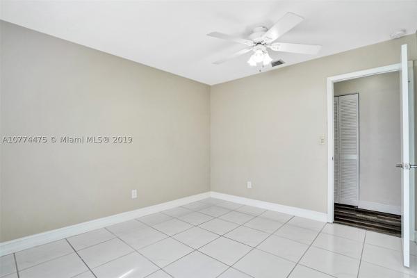 Mark Manor Pines, 8611 SW 198th St, Cutler Bay, Florida 33189, image 2