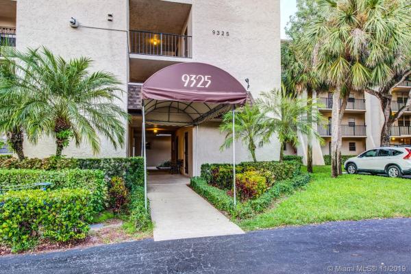 Lagoon Place, 9325 Lagoon Pl #102, Davie, Florida 33324, image 2