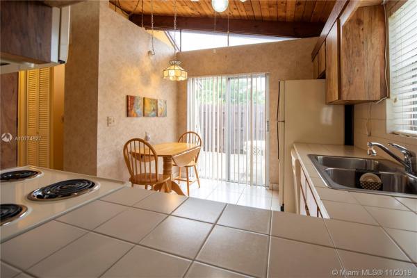 Villas At Carriage Hills, 134 Fox Rd #1-47, Hollywood, Florida 33024, image 2