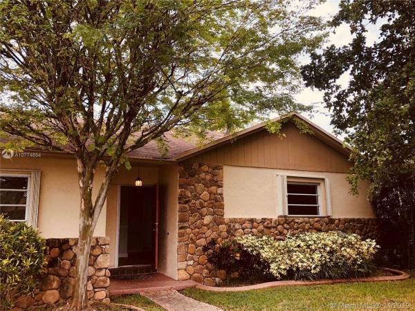 Glen Cove West, 9523 SW 118th Pl, Kendall, Florida 33186, image 2