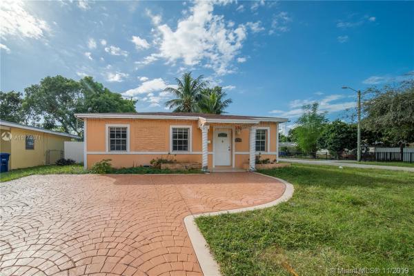 Belford Carr, 900 NE 159th St, North Miami Beach, Florida 33162, image 2