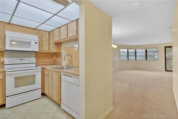 Lakeview Of The California Club, 20850 San Simeon Way #408-5, Ives Estates, Florida 33179, image 2