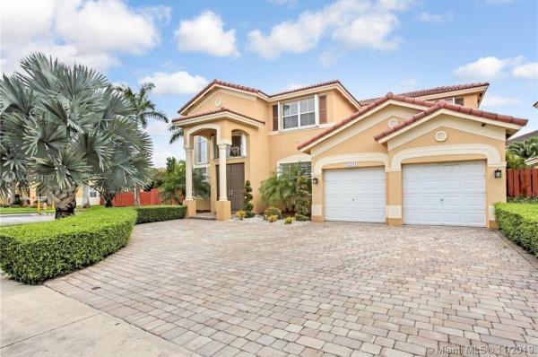 Kendall Breeze, 12211 SW 122nd Path, Three Lakes, Florida 33186, image 2
