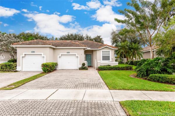 Regency Homes At Fairway Isles, 7840 S Aragon Blvd #3, Sunrise, Florida 33322, image 2
