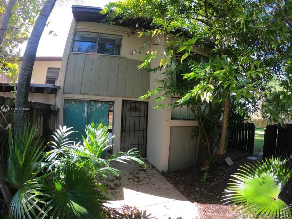 Snapper Creek Townhouses, 6500 SW 114th Ave, Kendall, Florida 33173, image 2