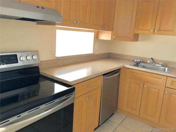 Doral Gardens 2, 5221 Geneva Way #207, Doral, Florida 33166, image 2