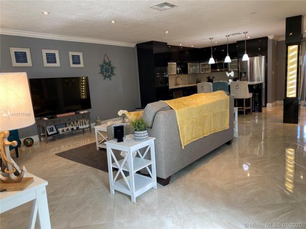 Villas Of Deerwood, 14461 SW 122nd Pl, Three Lakes, Florida 33186, image 2