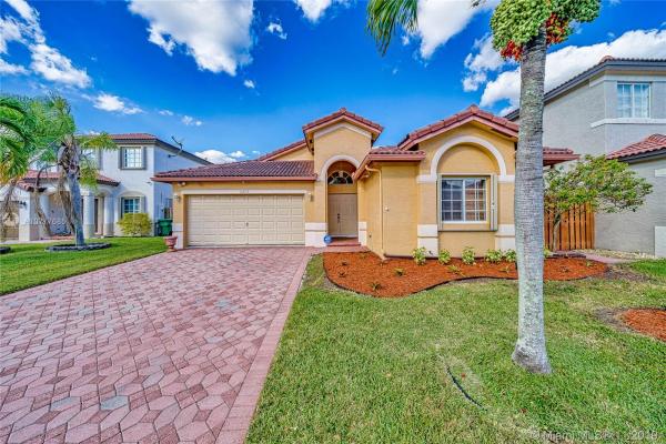 Bonita Lakes, 12073 SW 135th Ter, Three Lakes, Florida 33186, image 2