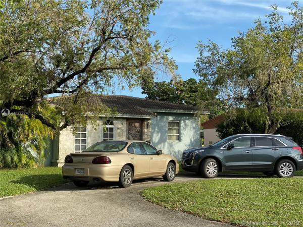 Hialeah Golf Course, 281 Pocatella St, Miami Springs, Florida 33166, image 2