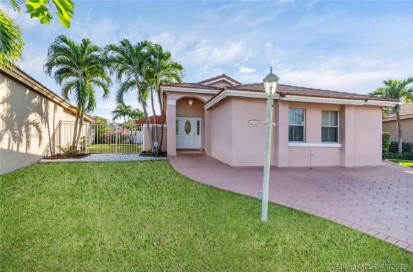 Shoma Homes At Tamiami, 13286 NW 11th Ter, Tamiami, Florida 33182, image 2