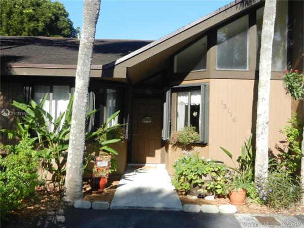 Briar Bay Townhouse Estates, 13116 SW 93rd Pl, Kendall, Florida 33176, image 2