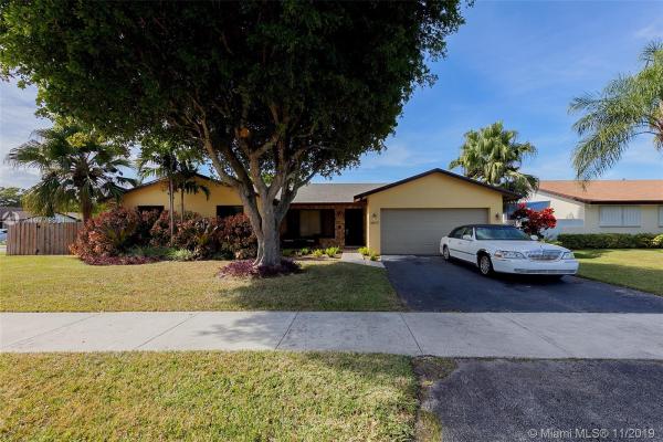 Woodfield, 10512 SW 144th Ct, The Hammocks, Florida 33186, image 2