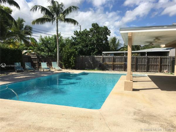 Sky Vista, 1040 NE 14th Ave, Homestead, Florida 33033, image 2