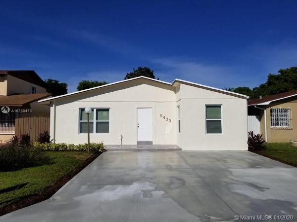 Lakes Of Acadia, 5433 NW 192nd Ln, Miami Gardens, Florida 33055, image 2