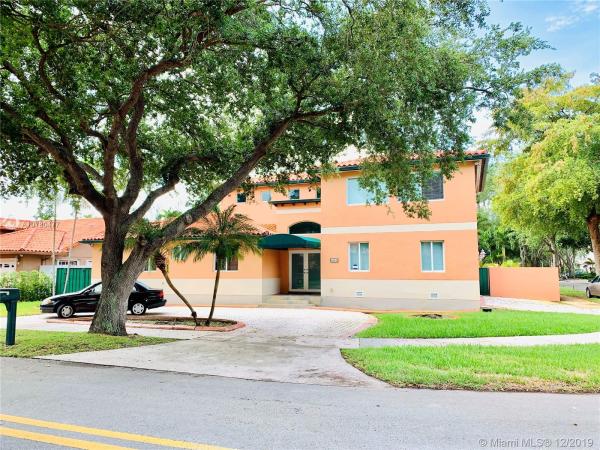 Royal Lakes, 8564 NW 165th St, Miami Lakes, Florida 33016, image 2