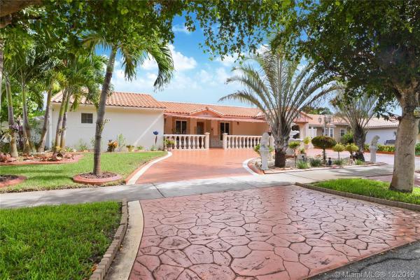 Country Lake Manors, 20149 NW 58th Ct, Country Club, Florida 33015, image 2
