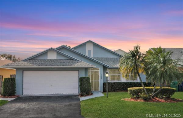 Country Lake, 7888 NW 192nd St, Hialeah, Florida 33015, image 2
